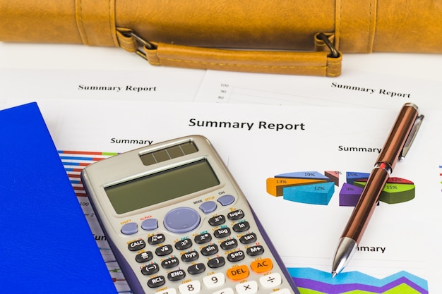 Economie d'argent, finances et concept d'économie d'analyse